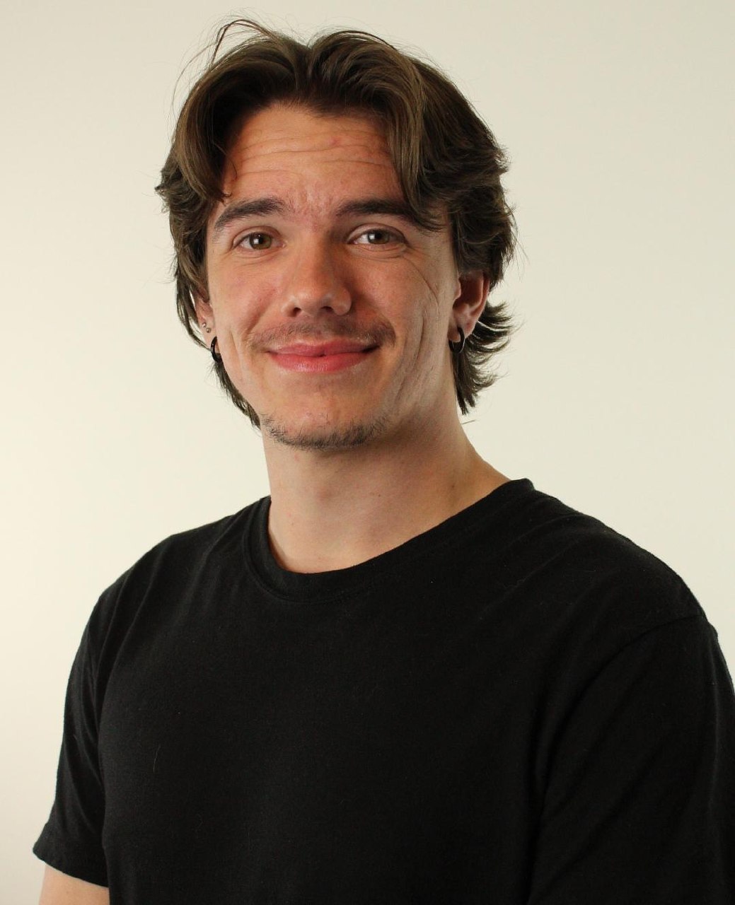 Dramatic portrait of Actor 2